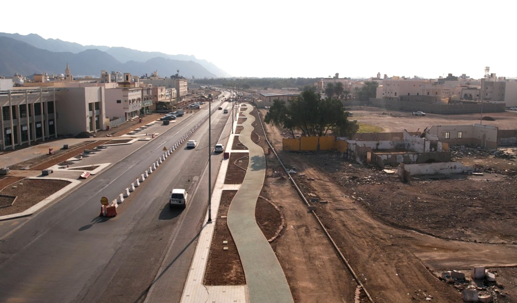 مشروع تطوير طريق عبد الله بن أنيس بالمدينة المنورة بطول (2 كم).
