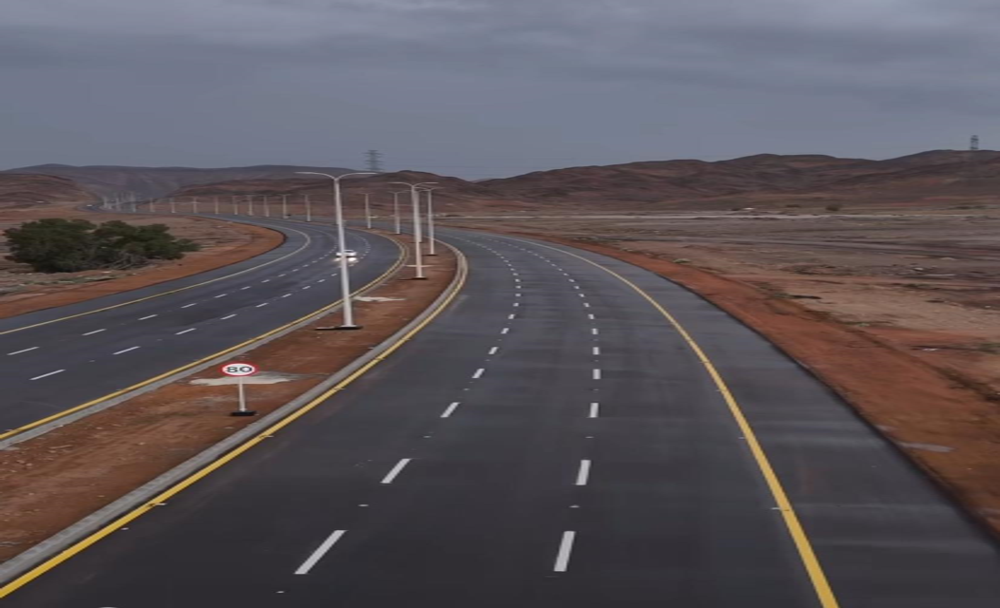 مشروع طريق الملك سعود ؛ بطول (10 كم).