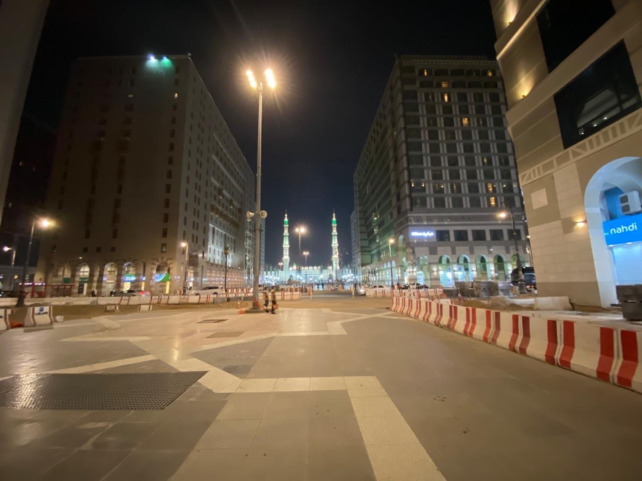 أعمال الإنارة والكهرباء